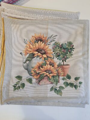 Față de masă - Jacquard roz cu carouri si flori